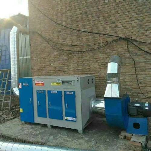 光氧催化設(shè)備安裝現(xiàn)場 光氧催化設(shè)備安裝現(xiàn)場