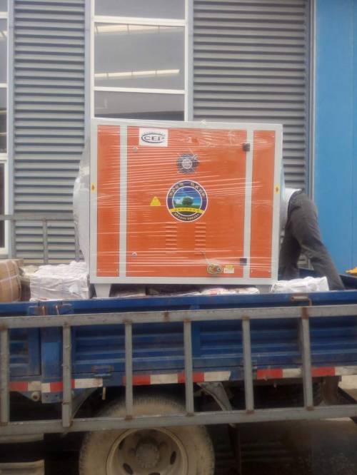 5000風(fēng)量光氧催化設(shè)備 5000風(fēng)量光氧催化設(shè)備